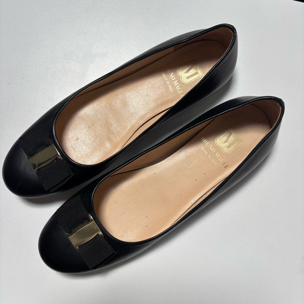 Bruno Magli Ballet Flats Made in Italy Leather Gold Black size 39 8 Old Money